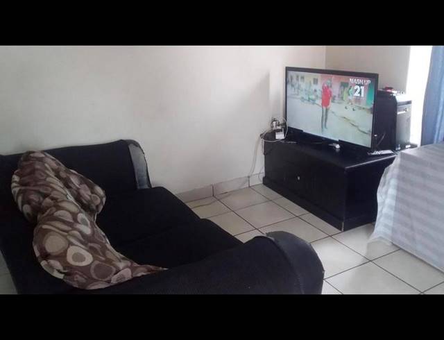 6 BEDROOM HOUSE FOR SALE IN SOPHIATOWN